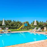 Family Friendly Villa Private Pool, Children's Play Area, Bbq, Spaciou
