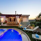 Villa in Crete With Private Pool & Beaches Nearby