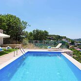 Villa in Crete With Private Pool & Beaches Nearby