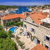 Heritage Villa near Milna with Private Swimming Pool