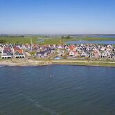 Nice Holiday Home on the Markermeer Near Amsterdam