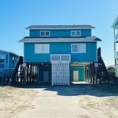 Turtley Paradise West 3 Bedroom Home by RedAwning