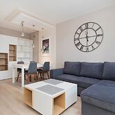 Port View Apartment by Renters