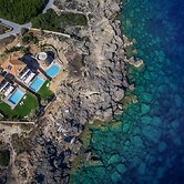 Armonia Seaside Villas