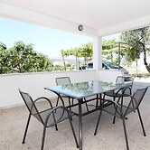 Lovely 2-bedroom Apartment in Poljica
