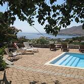 Stunning Family Villa Nestled in Nature With Spece