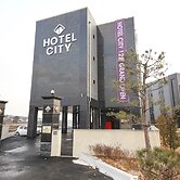 City Hotel