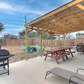 Mermaid's Landing 2 Bedroom Cottage by RedAwning