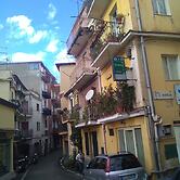 Room-single Room With Shared Bathroom