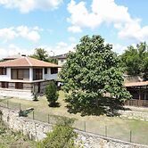 Lovely 4-bed House in Kosti