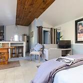 Plum Guide - The Carling Nest