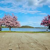 Island Pond Country Inn (Formerly the Lakefront Inn & Motel)