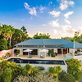 Your Luxury Escape - White Wood