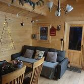 Log Cabin on the Lake - Sleeps 4 & Jacuzzi