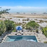 The Beach House 3 Bedroom Home by RedAwning