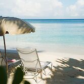 Hampton by Hilton Grand Cayman Seven Mile Beach