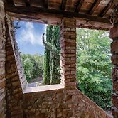 Varna Charm: Tuscan Getaway