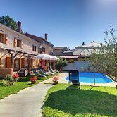 Villa in Batlug With Private Pool