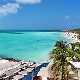 Cuxos Hotel Beachfront