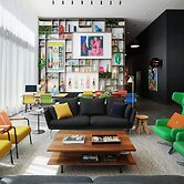 citizenM Los Angeles Downtown