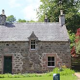 North Mains Cottage - Craigievar Castle