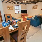 3 Eden Lodge