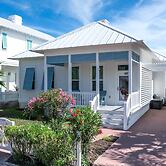 Anchors Aweigh 3 Bedroom Cottage by RedAwning