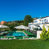 Akis Villa Studios & Apartments with Pool