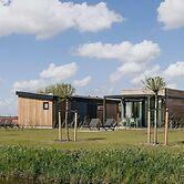 Luxury Lodge With two Bathrooms, on Markermeer