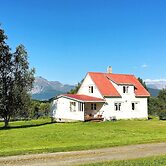 6 Person Holiday Home in Storsteinnes