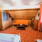 Country House Mirt