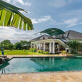 Moyoni Airport Lodge