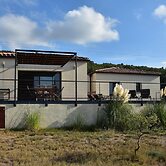 Villa With Pool & Views