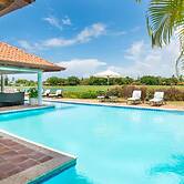 Luxurious 5-bedroom Villa Oasis in Casa de Campo