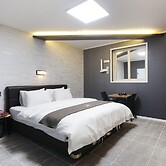 Gwangju Chungjangro Gold Brown Hotel