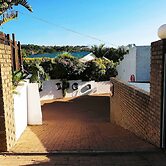 Boathouse Bed and Biscuit - Lower Deck