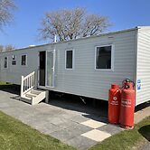 Beautiful 3-bed Caravan Situated on Lakeland Haven
