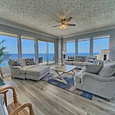 Spacious Tropical Condominium at 17th Floor with Beach and Pool Access