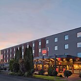 Radisson RED London Gatwick Airport