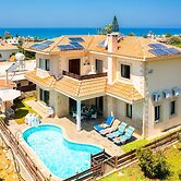 Villa Olivetta Large Private Pool Walk to Beach Sea Views A C Wifi Car