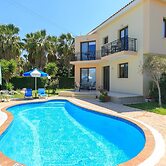 Villa Fostira Large Private Pool Walk to Beach A C Wifi Eco-friendly -