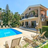 Villa Stefanos Large Private Pool Walk to Beach A C Wifi Eco-friendly 
