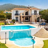 Villa Minoas Large Private Pool Walk to Beach Sea Views A C Wifi Eco-f