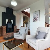Bright and Modern Oasis in Kingsland