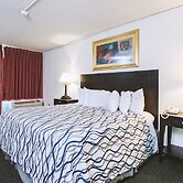 Sky-Palace Inn & Suites Wichita East