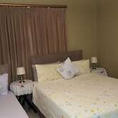 Savoy Lodge - Nice Budget Triple Room 2