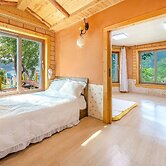 Tongyoung Blue House Spa Pension