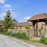 Dyke Farm Barn | By Huluki Sussex Stays