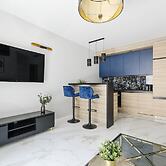 Lumina apartment on Drewnowska