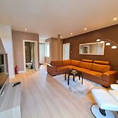 Spacious And Modern 3-bedroom Near Center, Free Parking